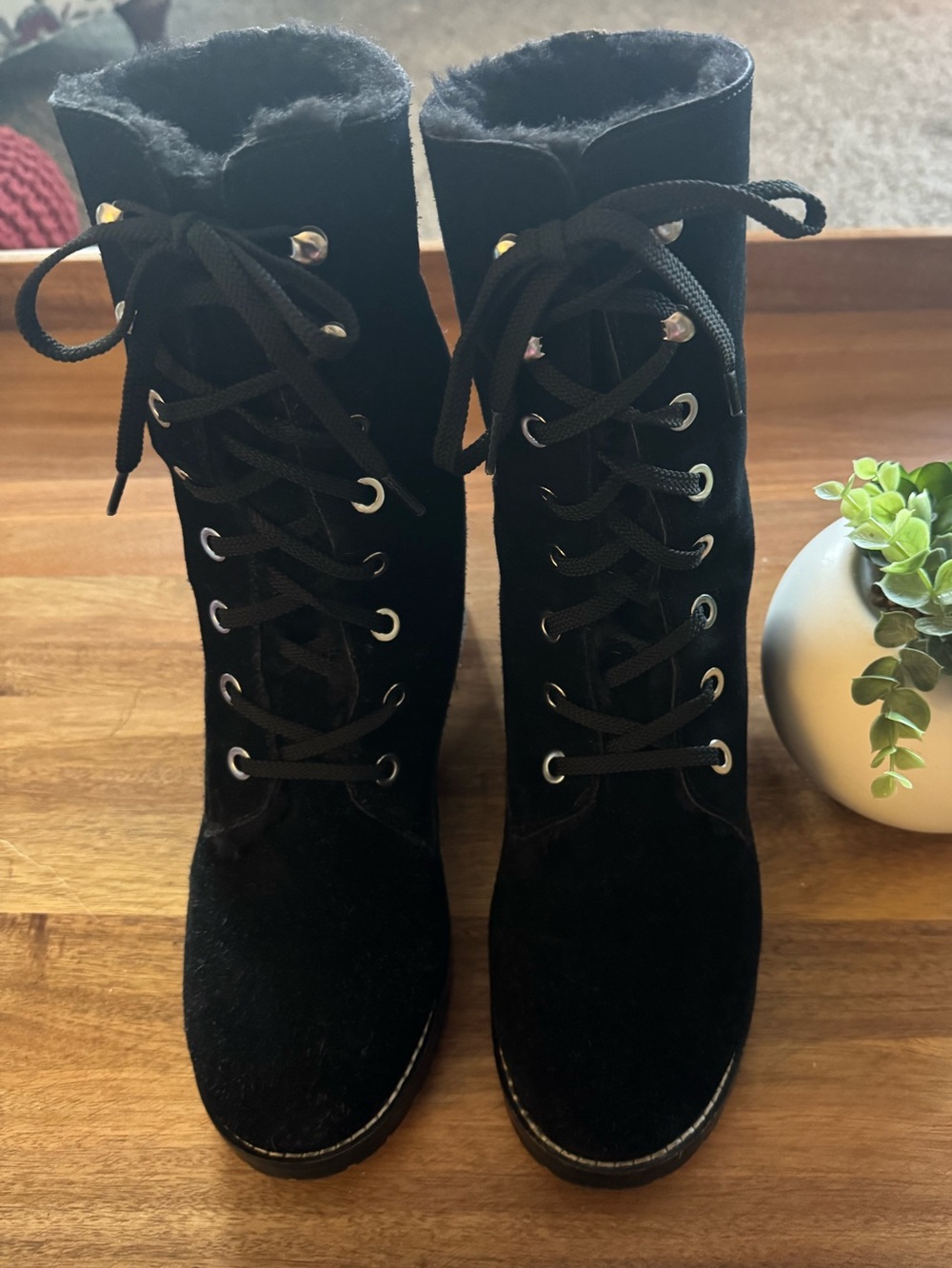 Kensie | Black suede | Lace-Up | Faux Fur-Lined | Winter Boots | Size 10M